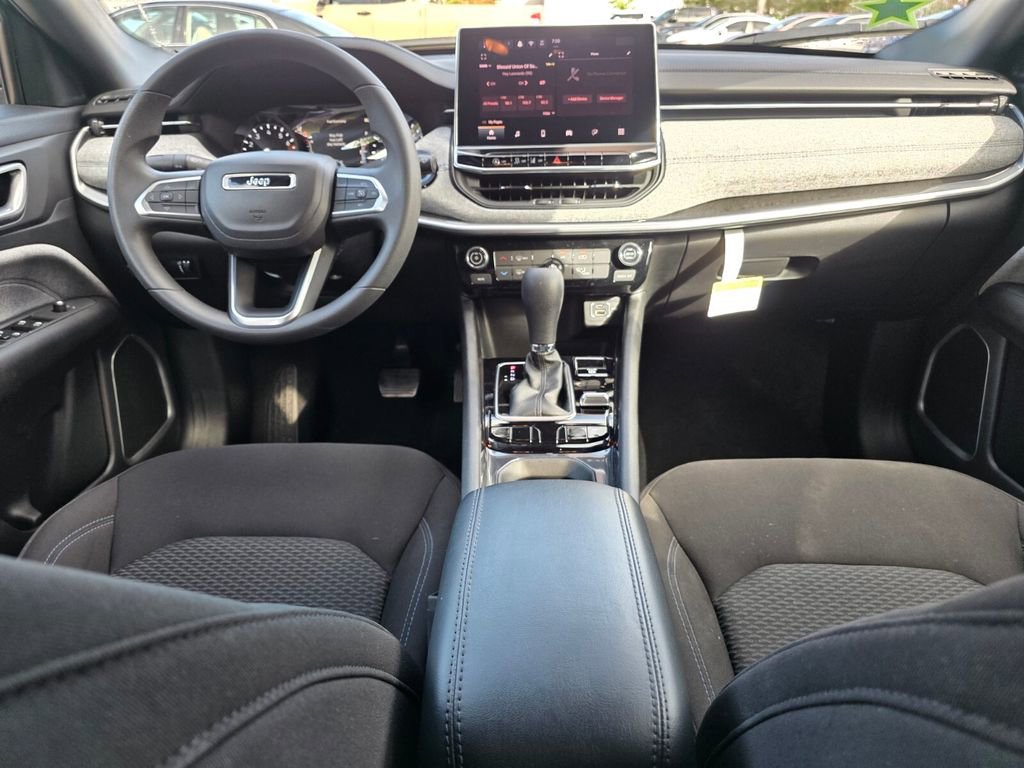 Used 2024 Jeep Compass Sport image 5