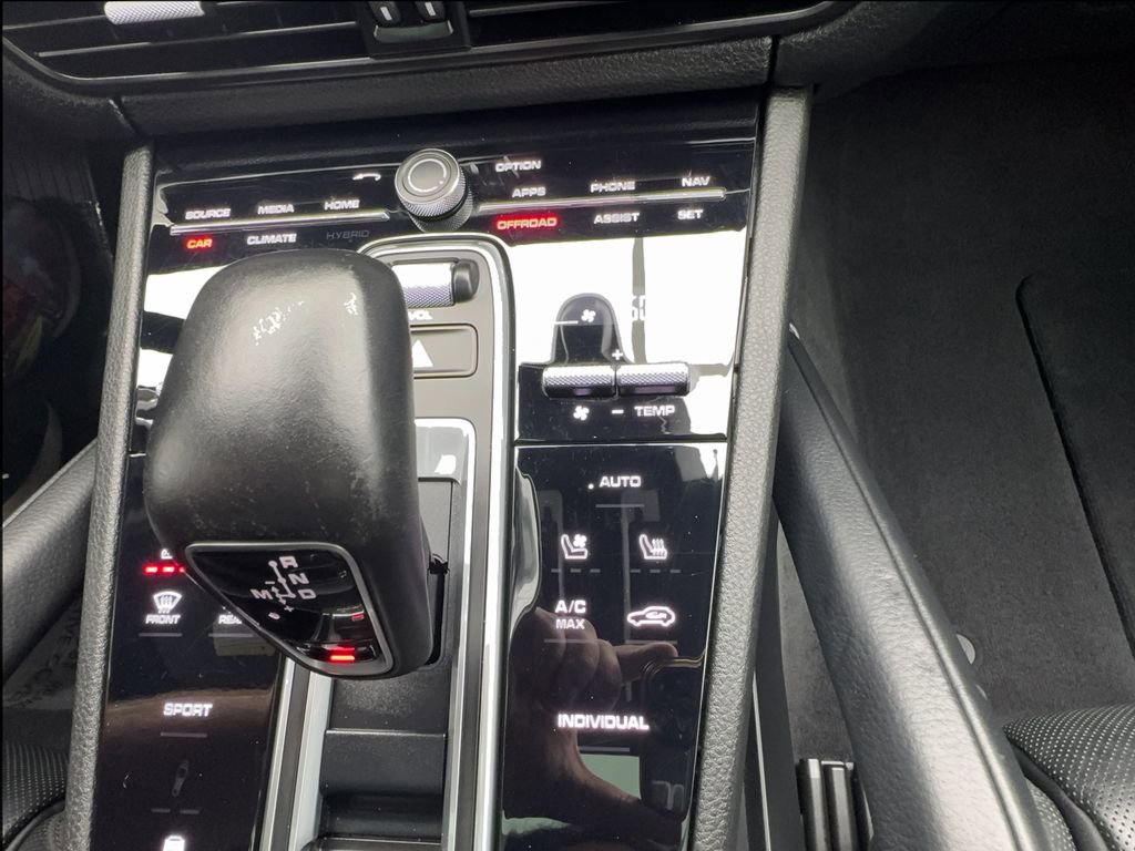 Used 2020 Porsche Cayenne AWD/4WD image 31