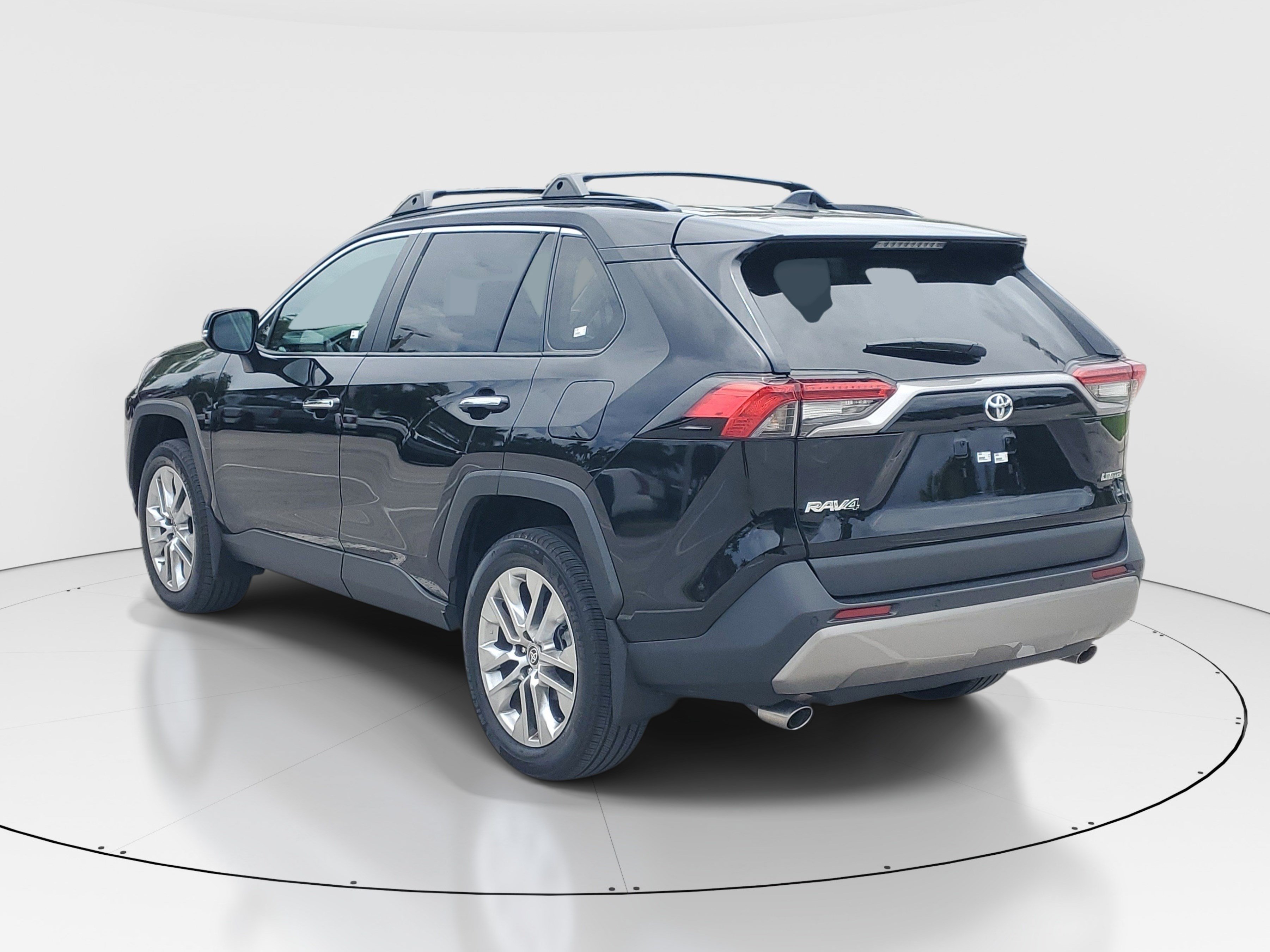 Used 2024 Toyota RAV4 Limited w/ Advanced Technology Package FWD image 5