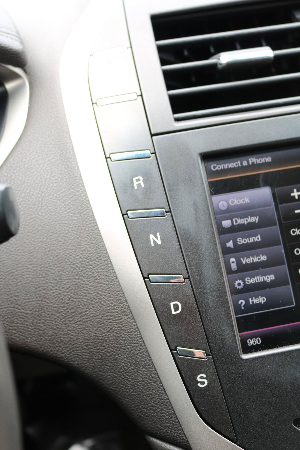 Used 2016 Lincoln MKZ FWD image 25