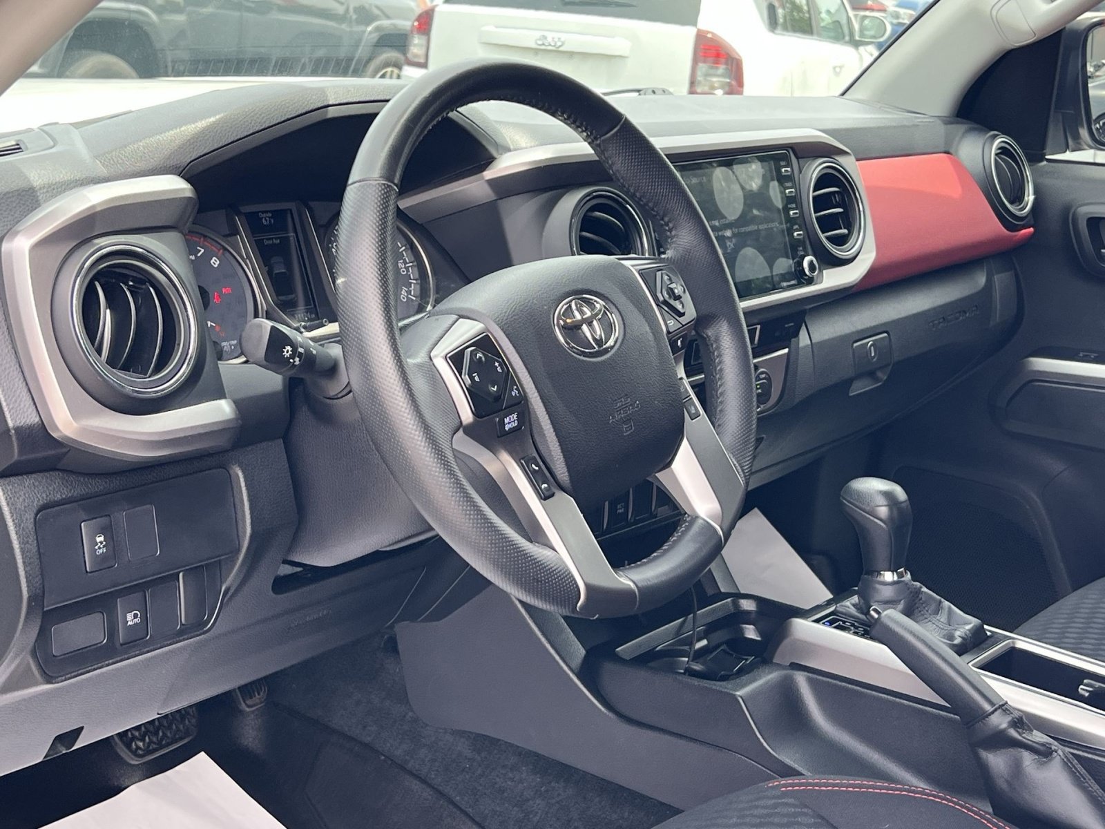 Used 2021 Toyota Tacoma SR5 RWD image 17