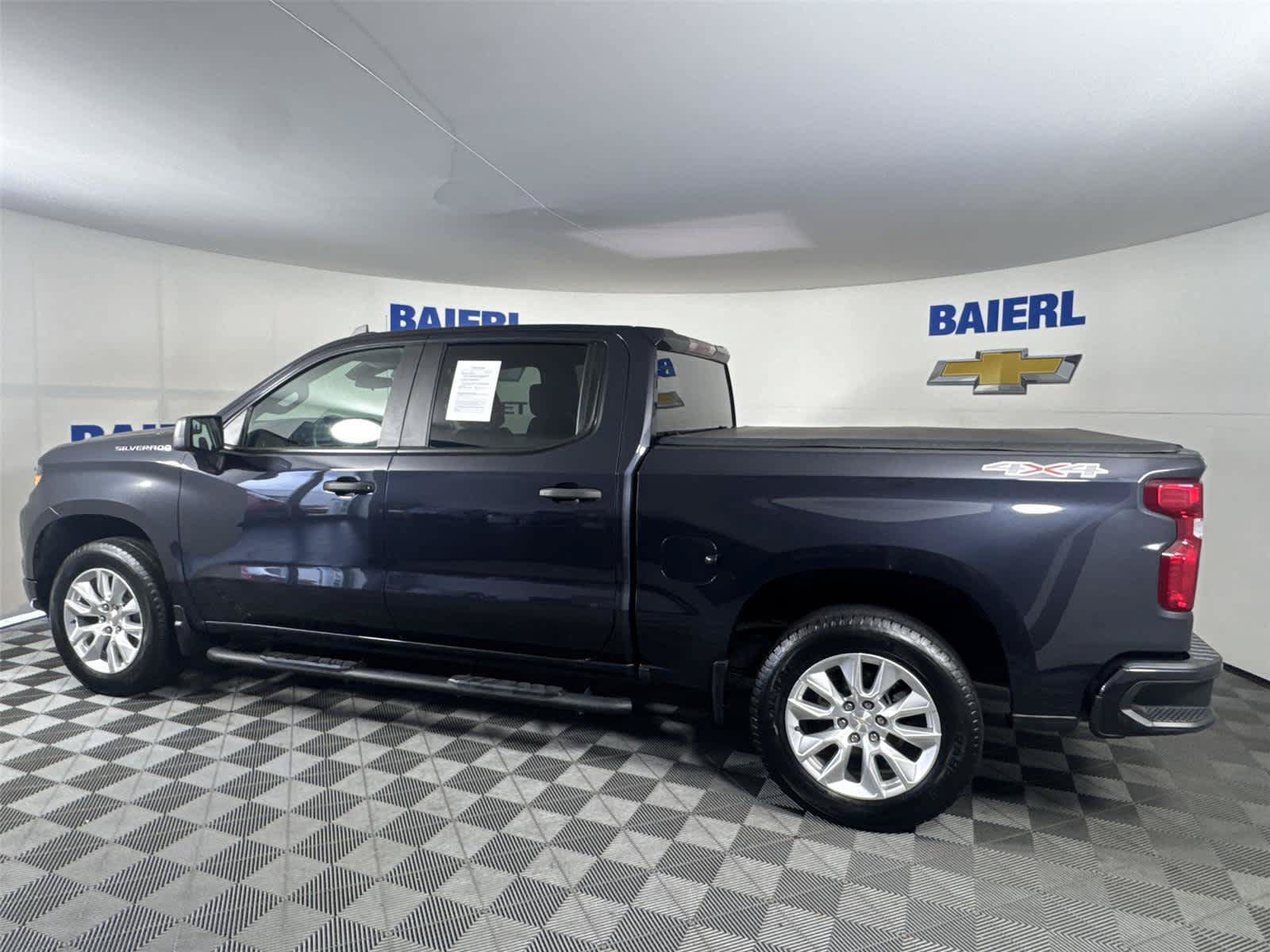 Used 2023 Chevrolet Silverado 1500 Custom AWD/4WD image 2
