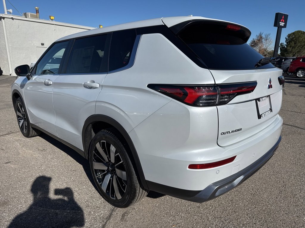 New 2025 Mitsubishi Outlander SE image 5