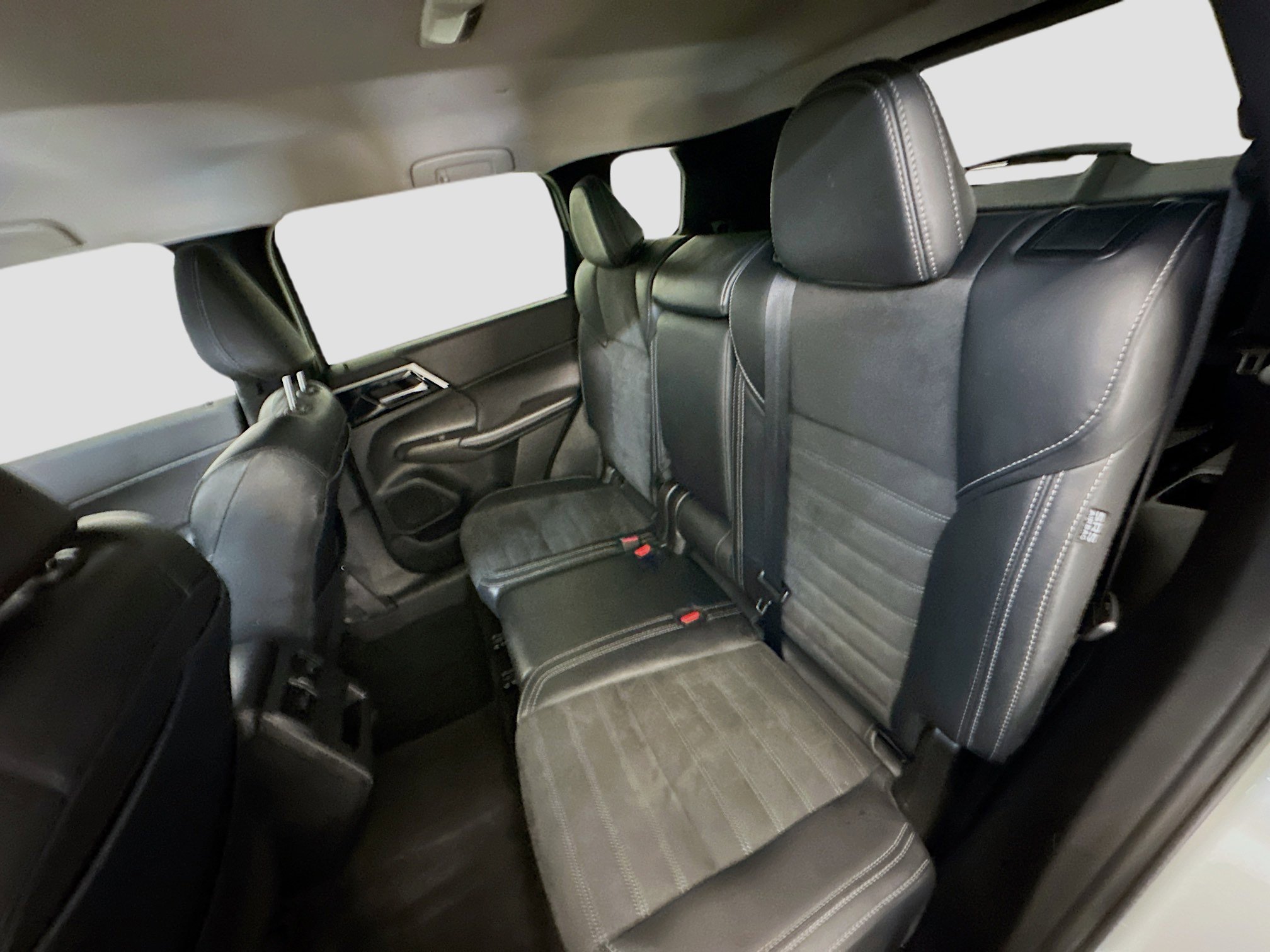 Used 2024 Mitsubishi Outlander SE AWD/4WD image 29