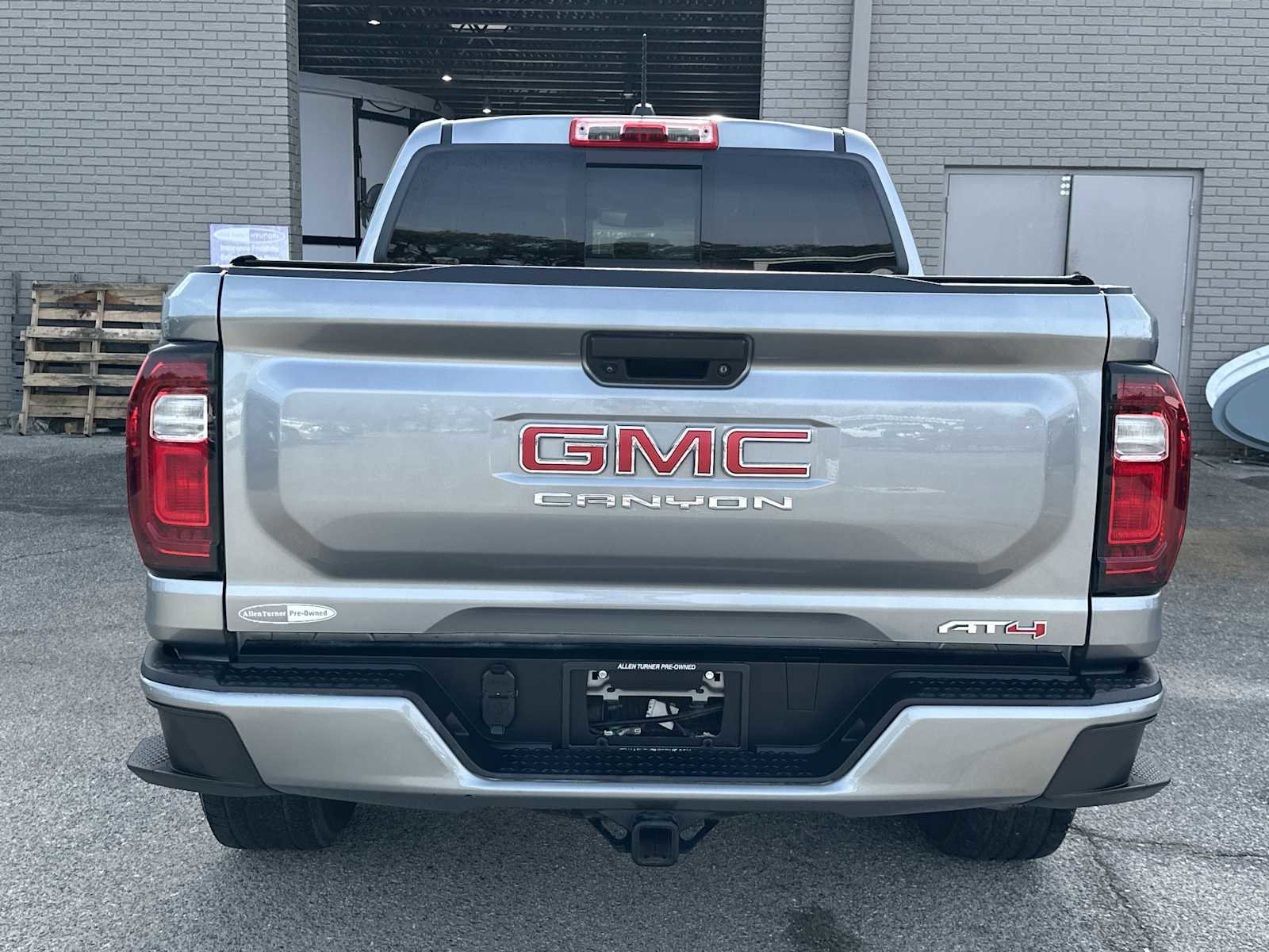 Used 2024 GMC Canyon AT4 image 8