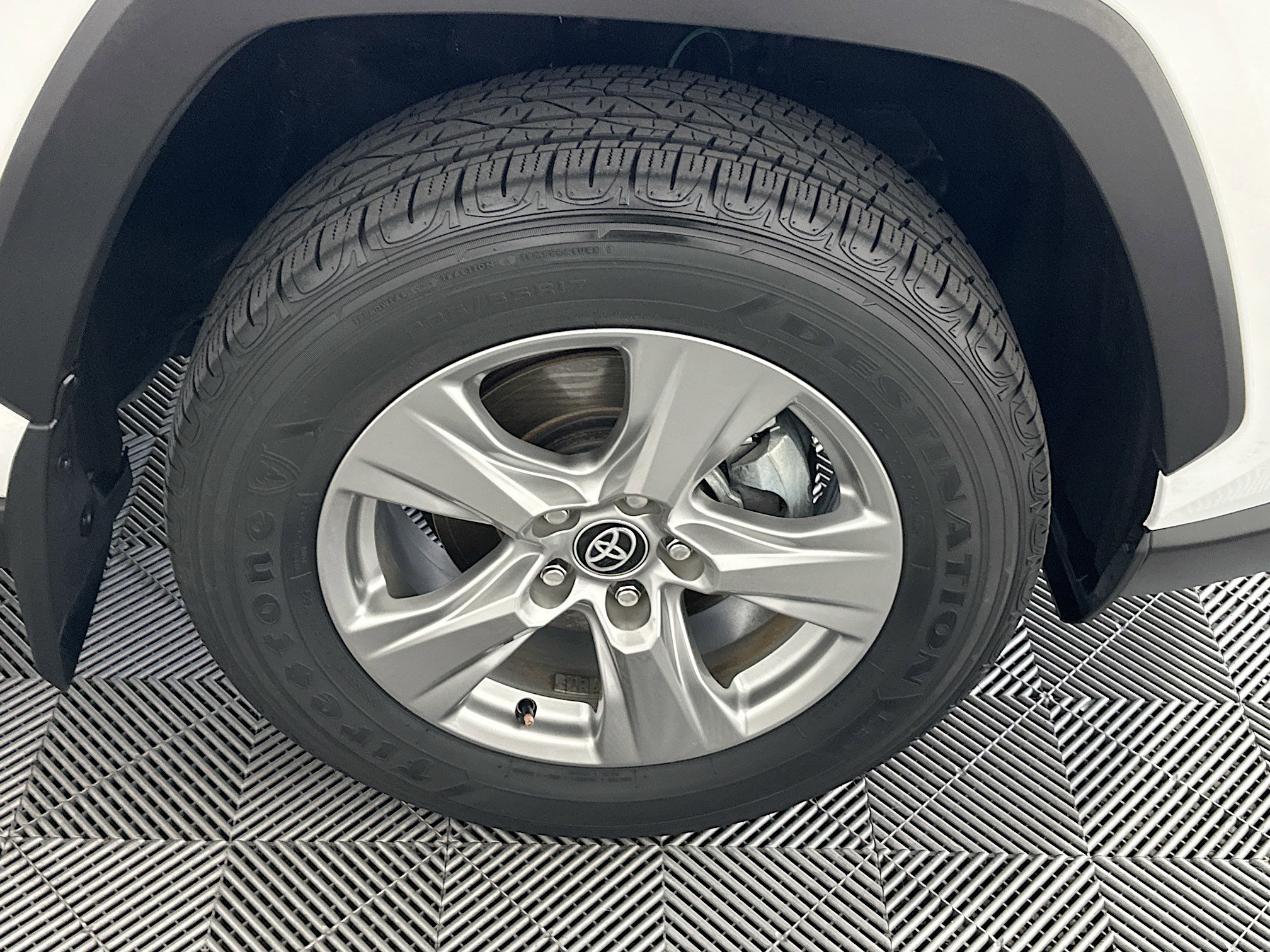 Used 2024 Toyota RAV4 XLE w/ Convenience Package FWD image 11