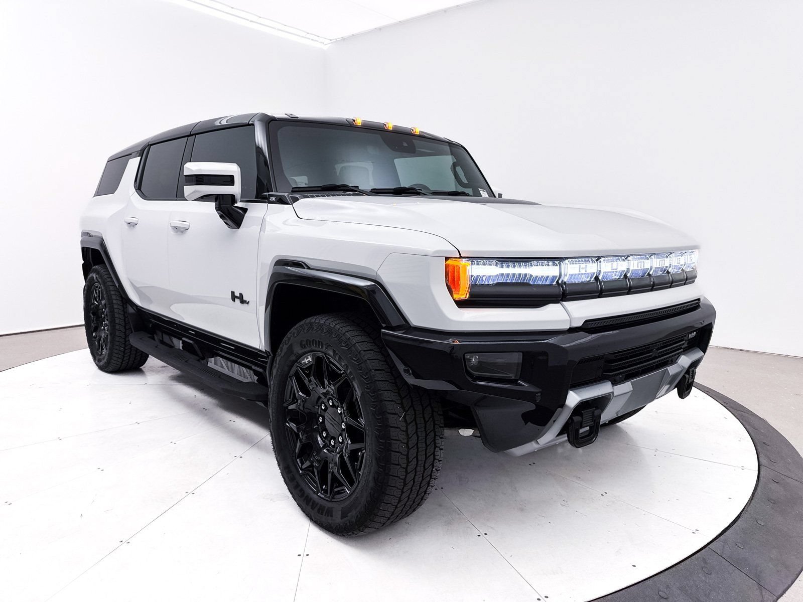 Used 2025 GMC Hummer EV 2X AWD/4WD image 29