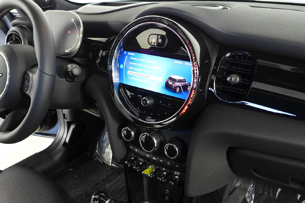 Certified 2024 MINI Cooper SE FWD image 15