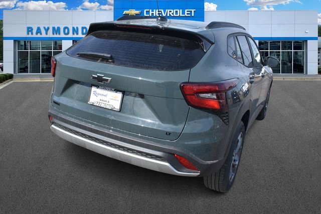 New 2026 Chevrolet Trax LT w/ LPO, Blackout Package image 4