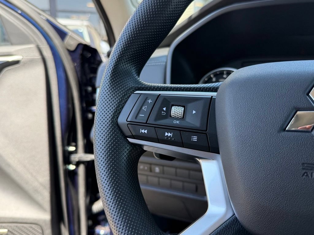 New 2026 Mitsubishi Outlander ES FWD image 20