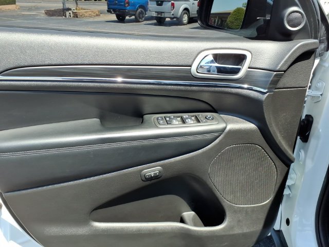 Used 2021 Jeep Grand Cherokee Limited w/ Sun & Sound Group AWD/4WD image 3
