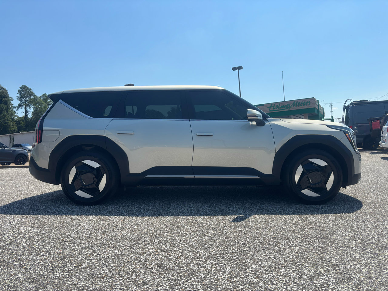 Used 2024 Kia EV9 Light Long Range image 6