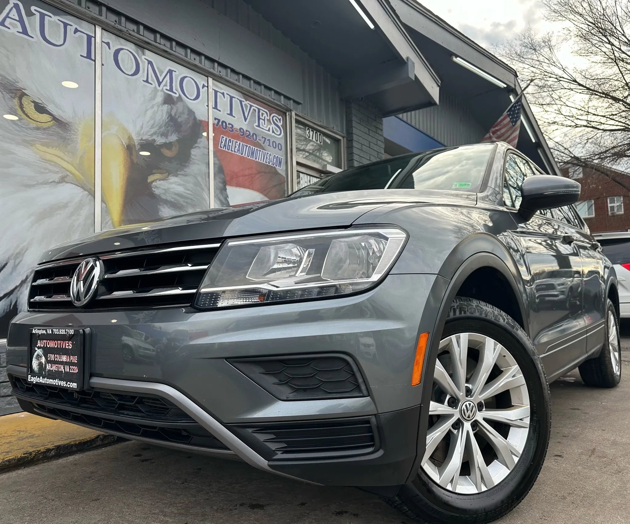 Used 2018 Volkswagen Tiguan S image 1