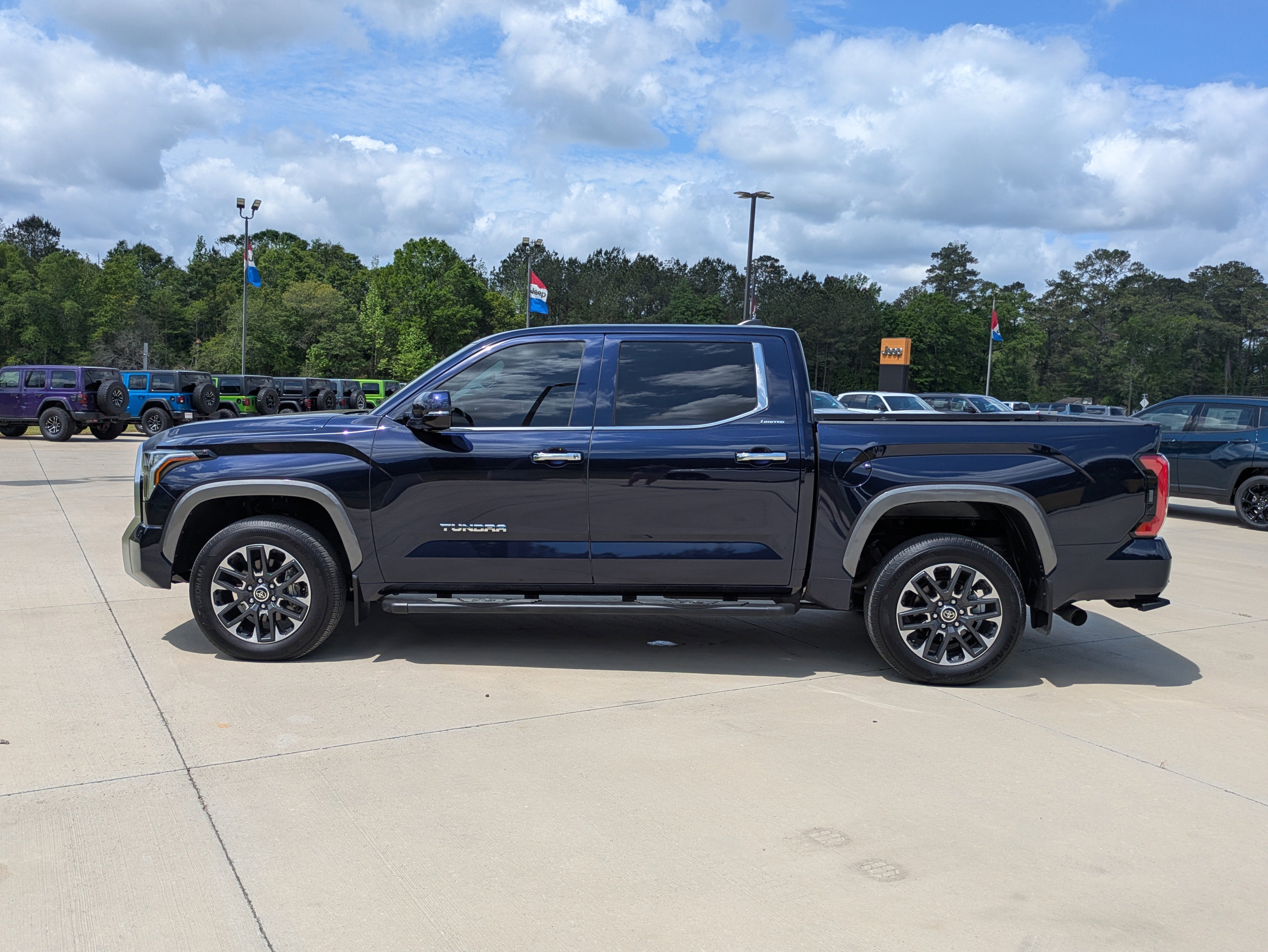 Used 2024 Toyota Tundra Limited AWD/4WD image 5