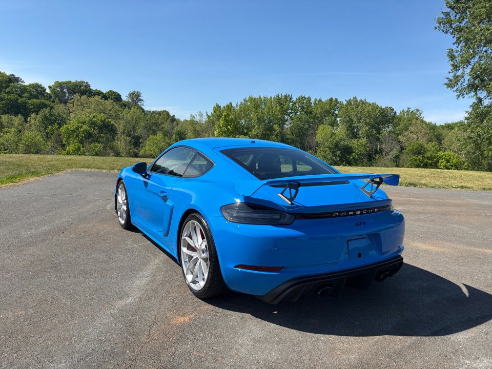 Certified 2022 Porsche 718 Cayman GT4 RWD image 3