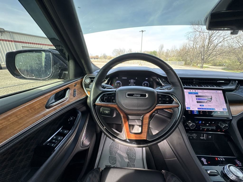 Used 2023 Jeep Grand Cherokee Summit image 14