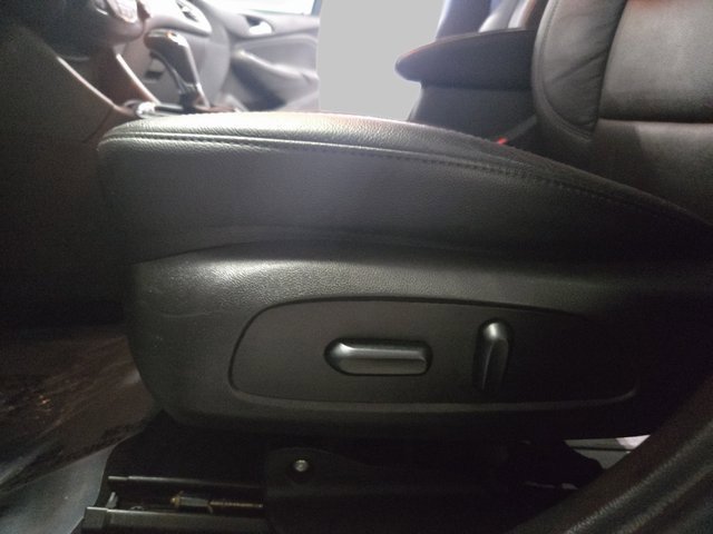 Used 2017 Chevrolet Cruze Premier image 28