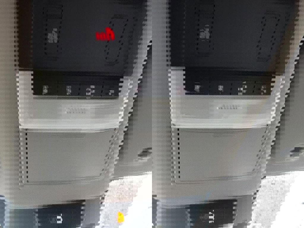 Certified 2025 Nissan Rogue SV image 31