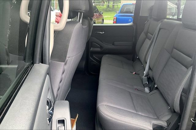 Used 2024 Nissan Frontier SV w/ SV Convenience Package image 8