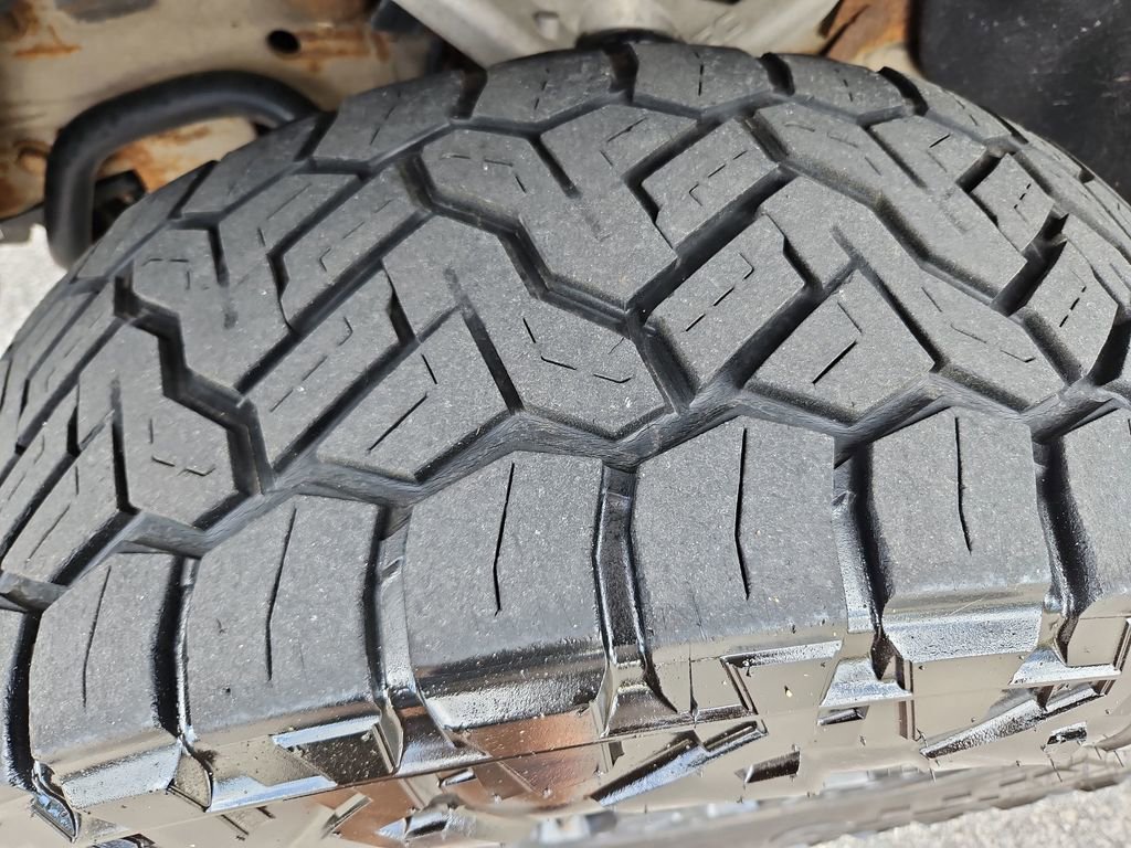 Used 2020 Chevrolet Silverado 2500 LTZ w/ LTZ Convenience Package image 37