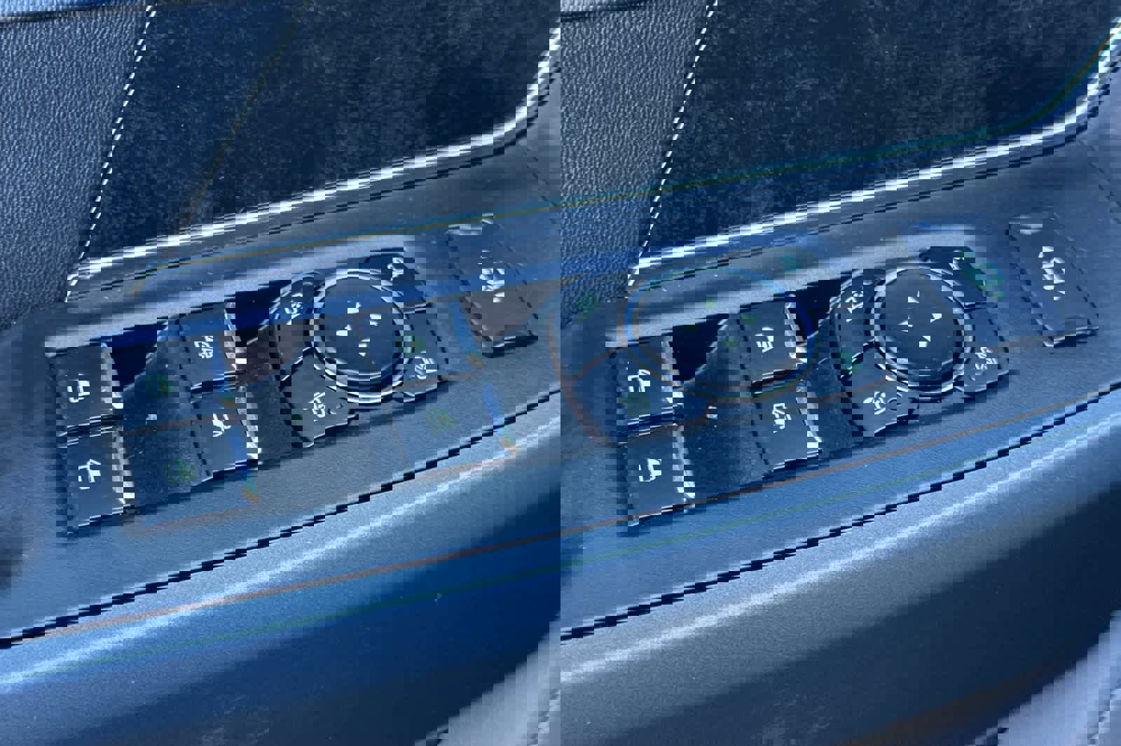 Used 2023 Ford F250 XLT w/ Black Appearance Package image 12