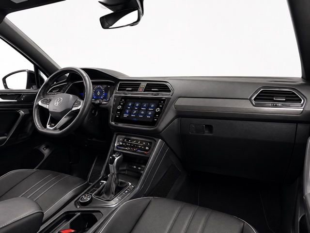 Used 2023 Volkswagen Tiguan SE R-Line AWD/4WD image 21