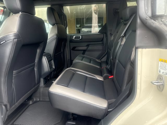 Used 2025 Ford Bronco Outer Banks w/ Sasquatch Package AWD/4WD image 20
