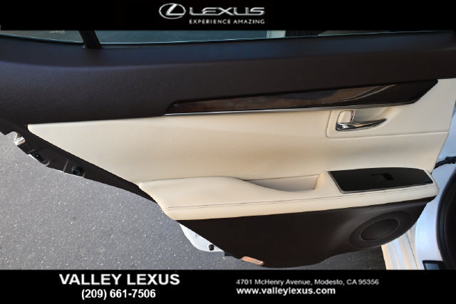 Used 2018 Lexus ES 350 w/ Navigation System Package FWD image 17