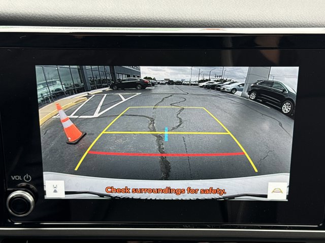 Used 2026 Toyota Camry SE w/ Convenience Package FWD image 8