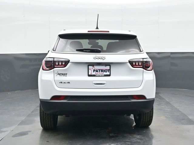 Used 2025 Jeep Compass Sport w/ Mopar Graphics Package AWD/4WD image 3