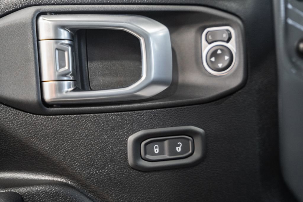 New 2026 Jeep Wrangler Rubicon w/ Dual Top Group image 38