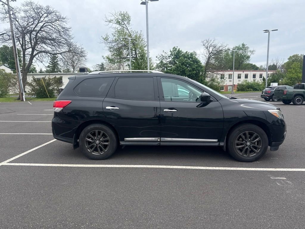 Used 2013 Nissan Pathfinder SL w/ SL Premium Pkg AWD/4WD image 2