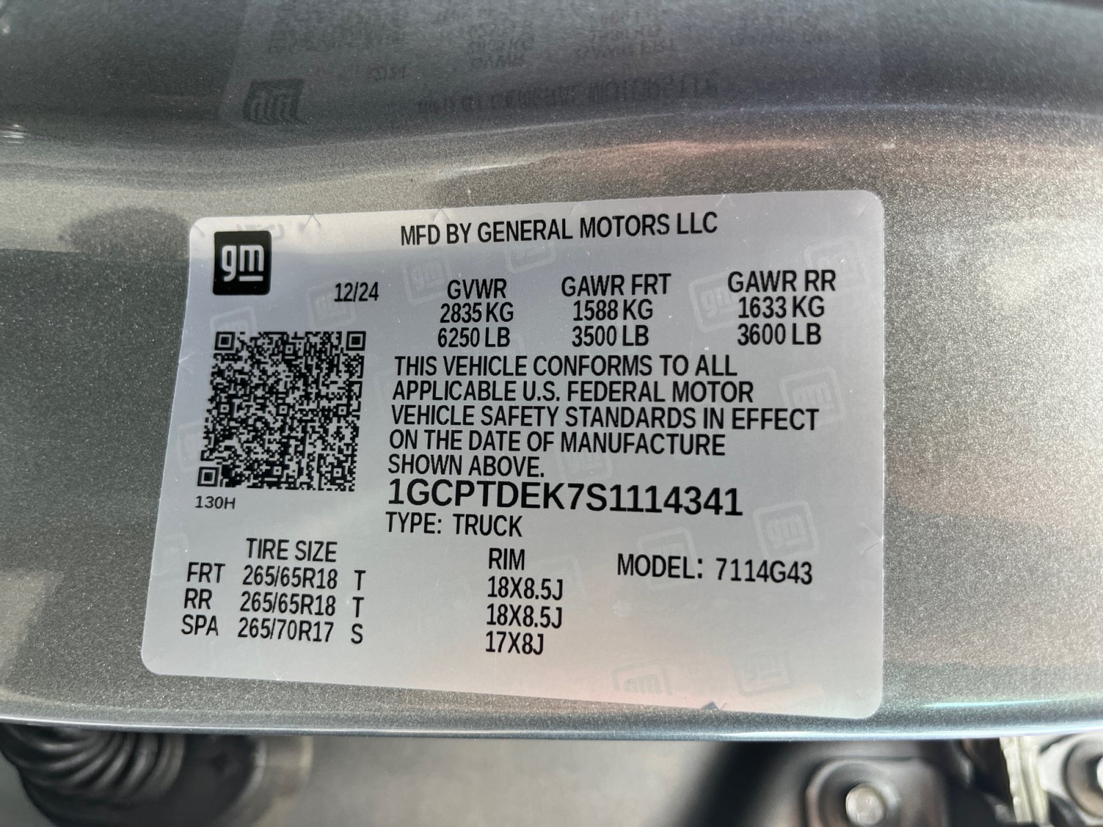 Used 2025 Chevrolet Colorado Z71 w/ Technology Package AWD/4WD image 30