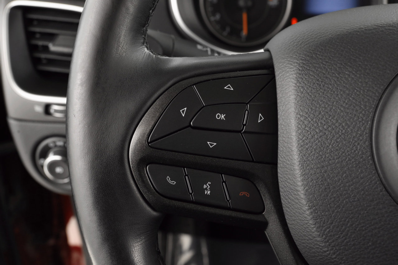 Used 2020 Jeep Cherokee Trailhawk w/ Cold Weather Group image 14