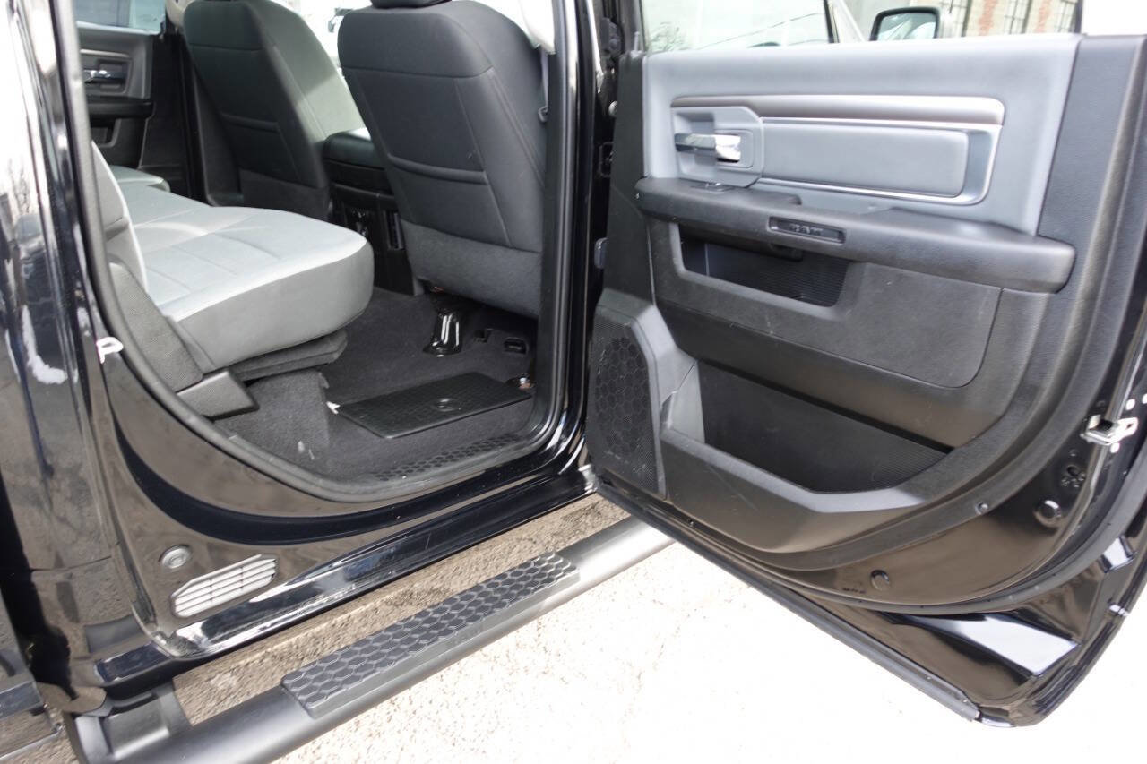 Used 2022 RAM 1500 Classic SLT w/ Electronics Convenience Group image 23