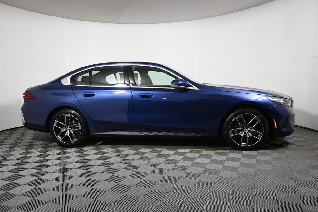 Used 2026 BMW 530i xDrive AWD/4WD image 8