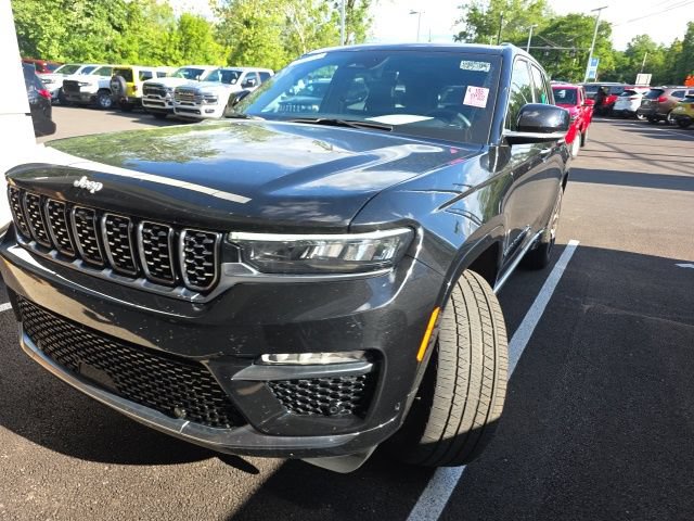 Used 2025 Jeep Grand Cherokee Summit AWD/4WD image 4