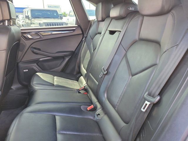 Used 2020 Porsche Macan image 14