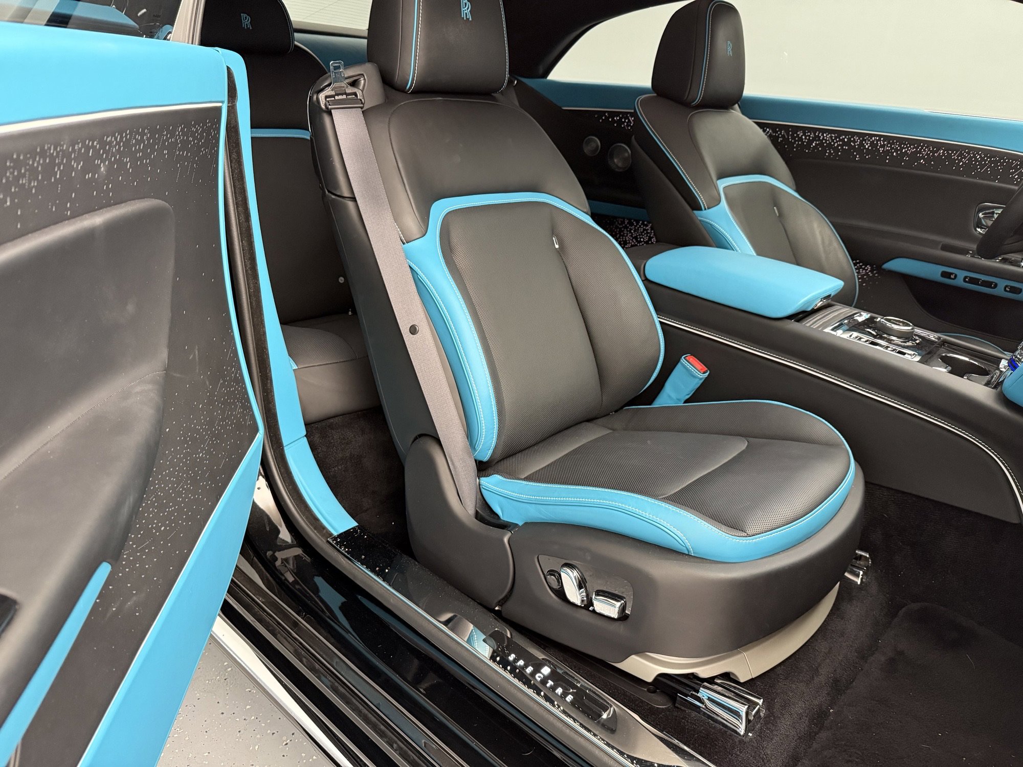 Used 2024 Rolls-Royce Spectre w/ Spectre Launch Package image 9