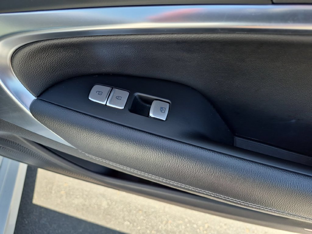 Used 2025 Genesis G70 2.5T RWD image 34