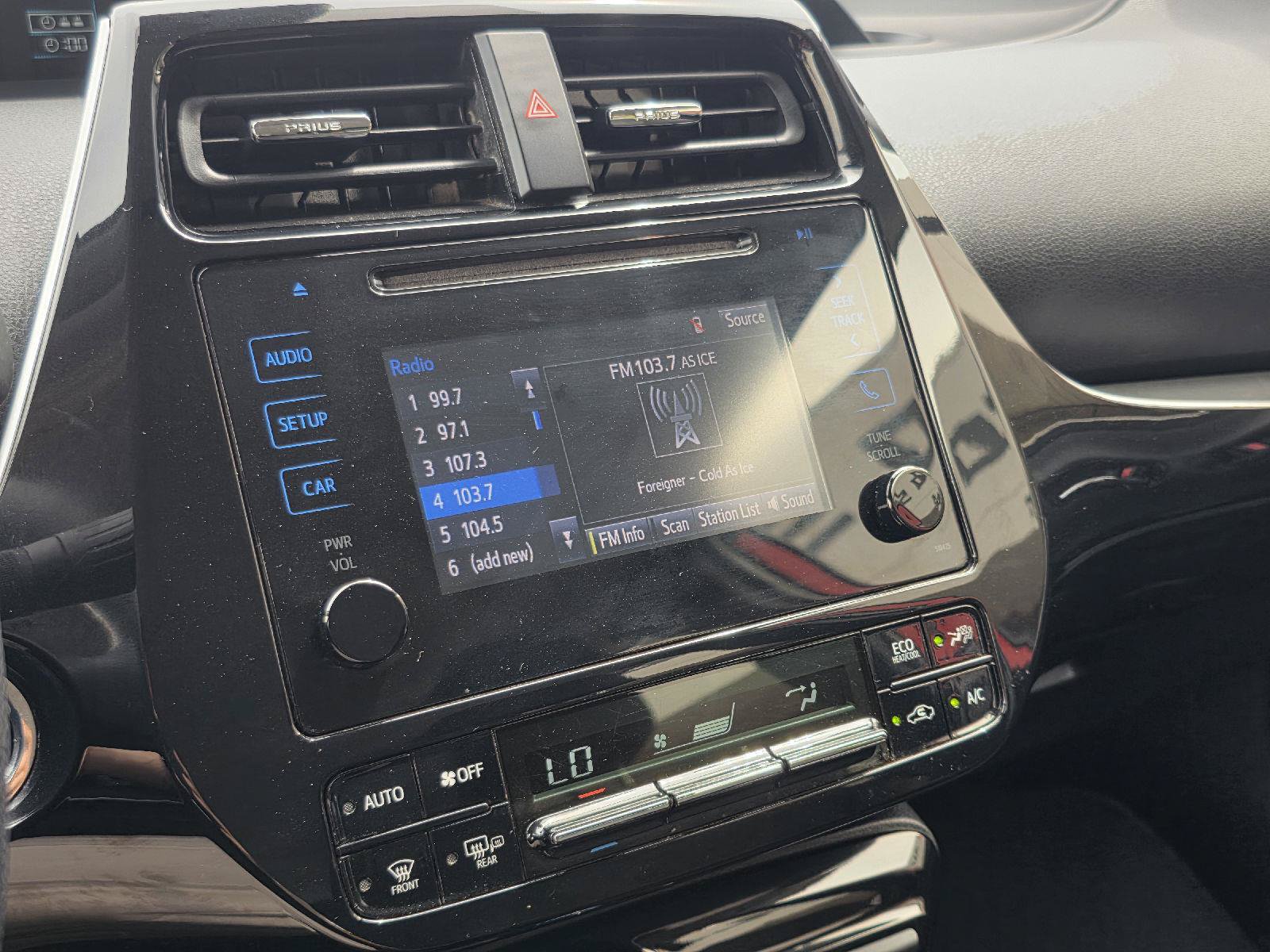 Used 2019 Toyota Prius LE FWD image 17