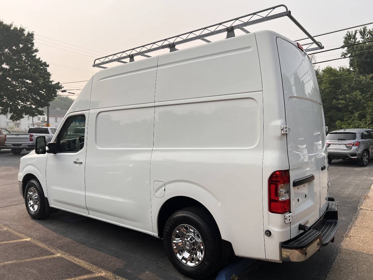 Used 2012 Nissan NV 3500 SV w/ Technology Pkg RWD image 5