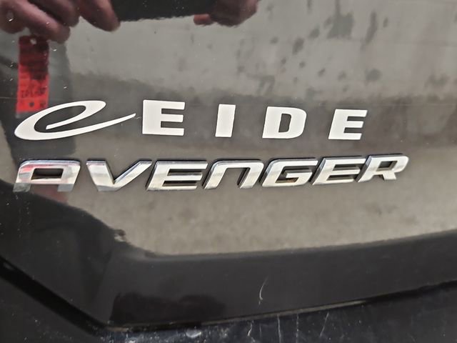 Used 2013 Dodge Avenger SE image 28