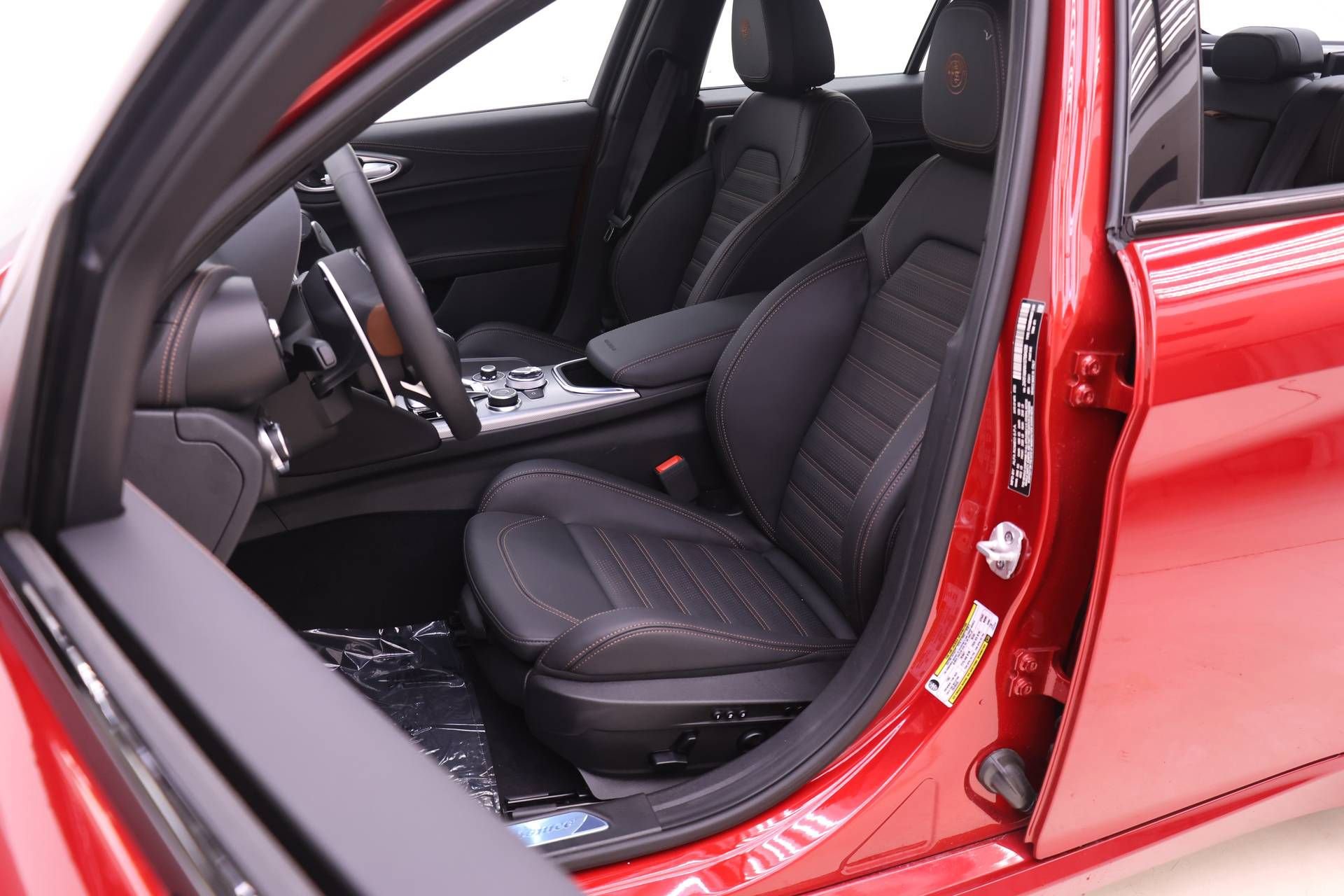 New 2025 Alfa Romeo Giulia w/ Driving Assist Package image 7