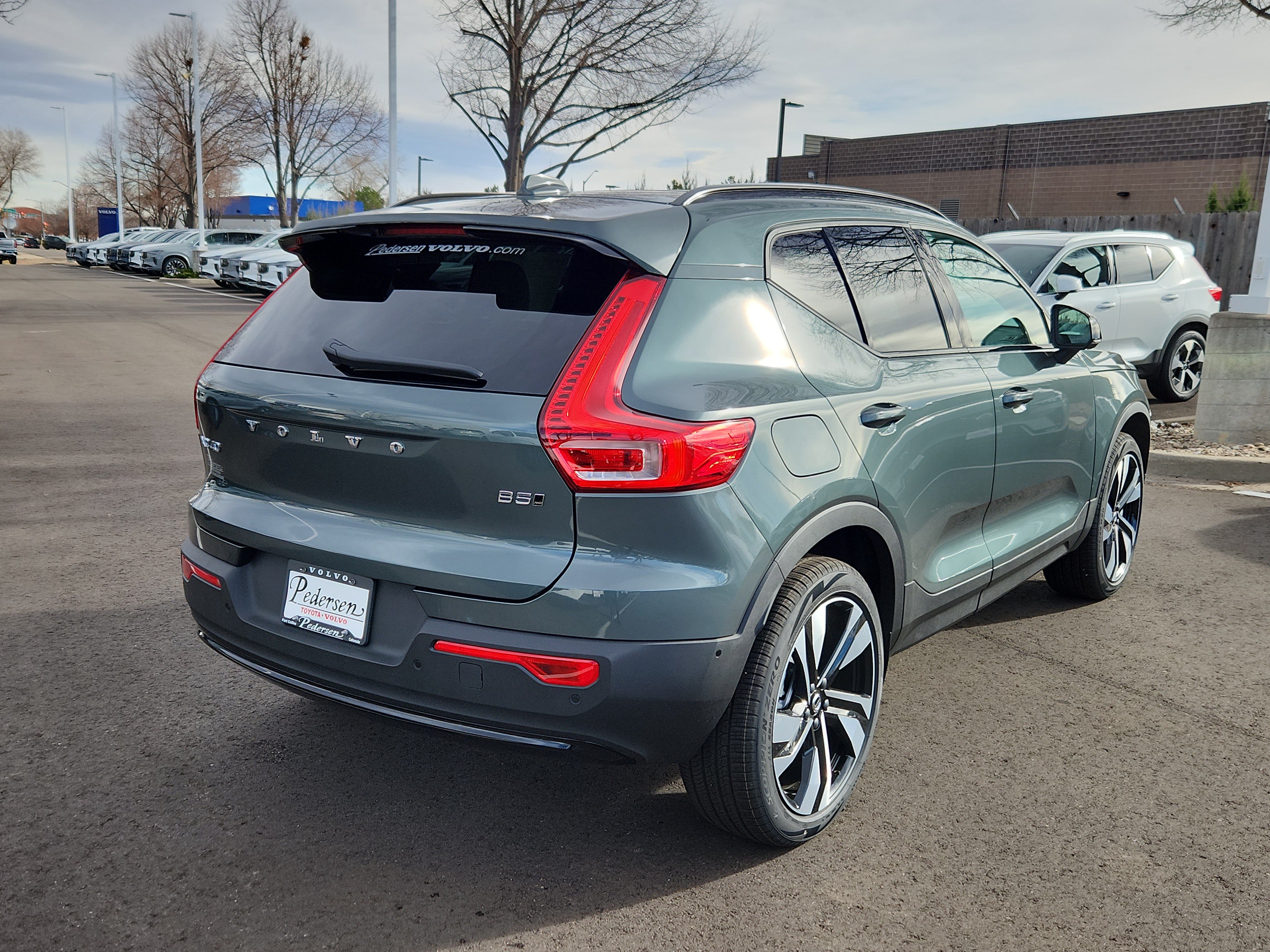 New 2026 Volvo XC40 B5 Ultra w/ Climate Package AWD/4WD image 4