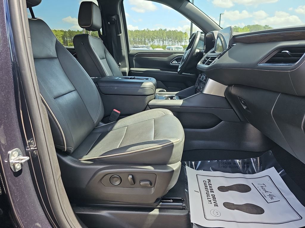Used 2023 Chevrolet Suburban Premier image 13