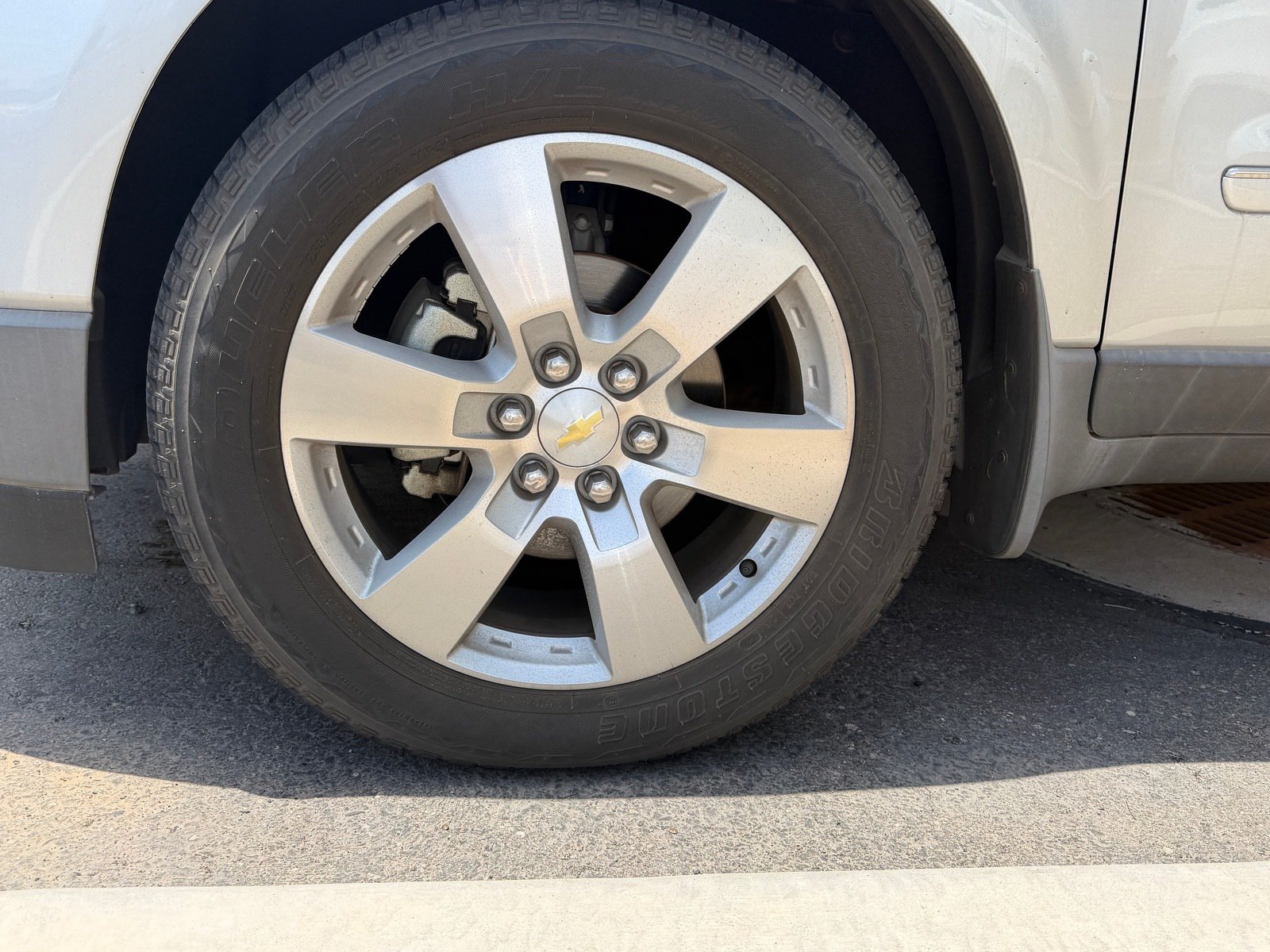 Used 2010 Chevrolet Traverse LTZ FWD image 6