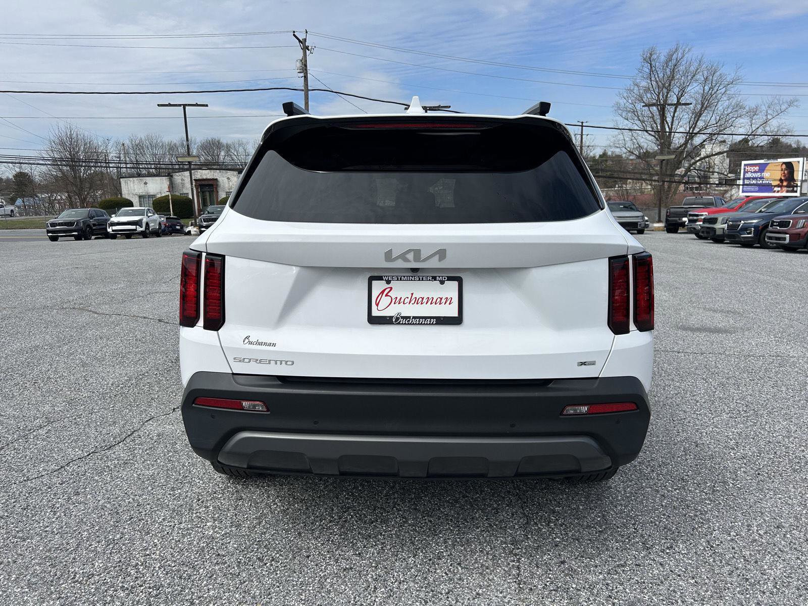 Used 2023 Kia Sorento S w/ Panoramic Sunroof Package image 5