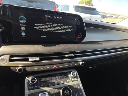 Used 2025 Hyundai Palisade SEL FWD image 14