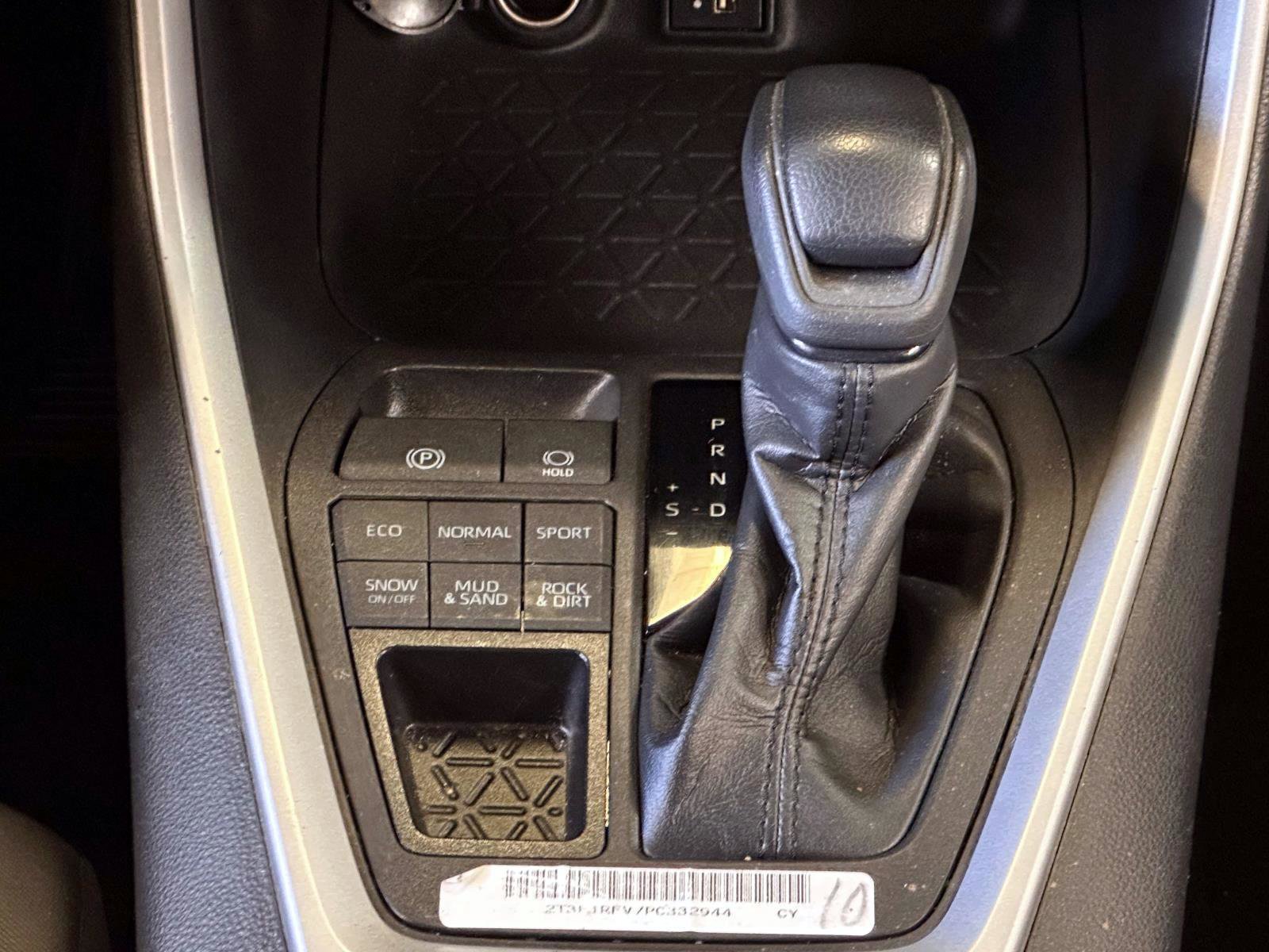 Used 2023 Toyota RAV4 LE AWD/4WD image 17